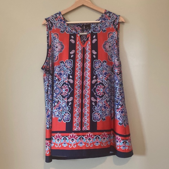 new directions Tops - New Directions tropical print tank.